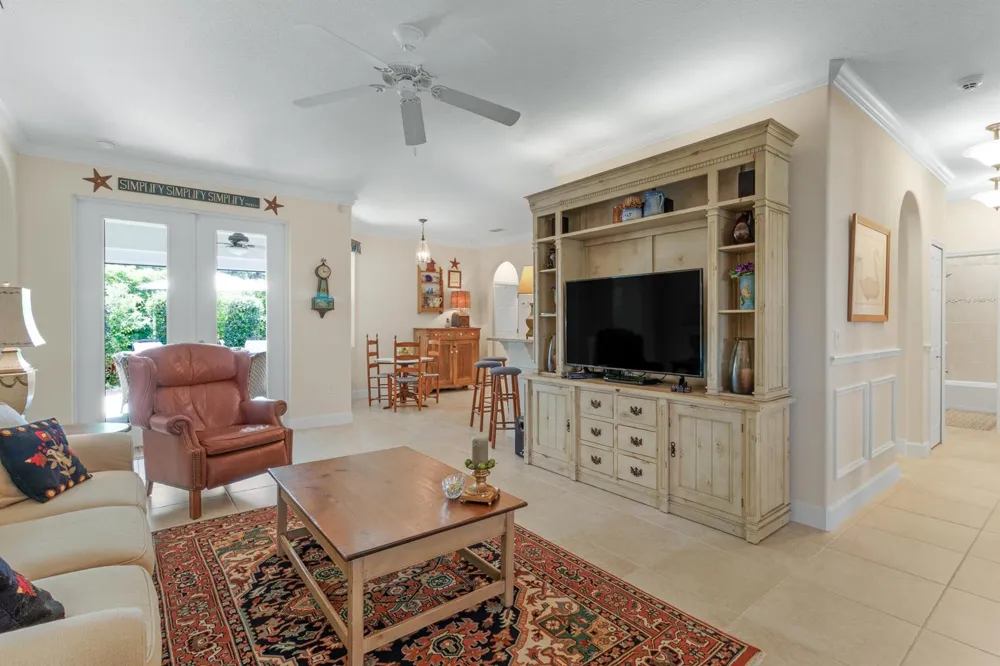 4241 Diamond Square Vero Beach, FL 32967