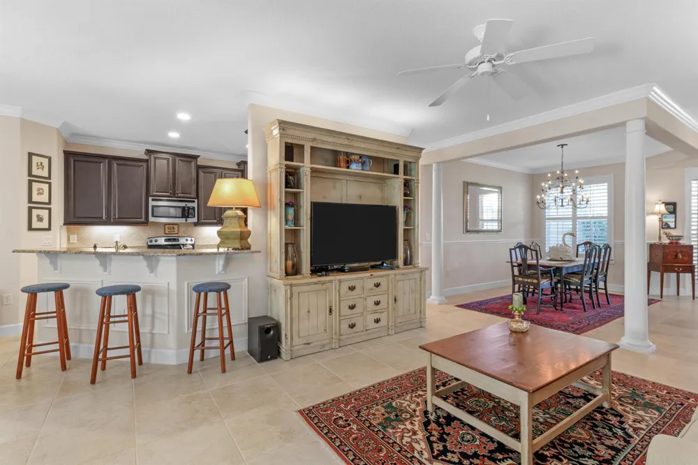 4241 Diamond Square Vero Beach, FL 32967