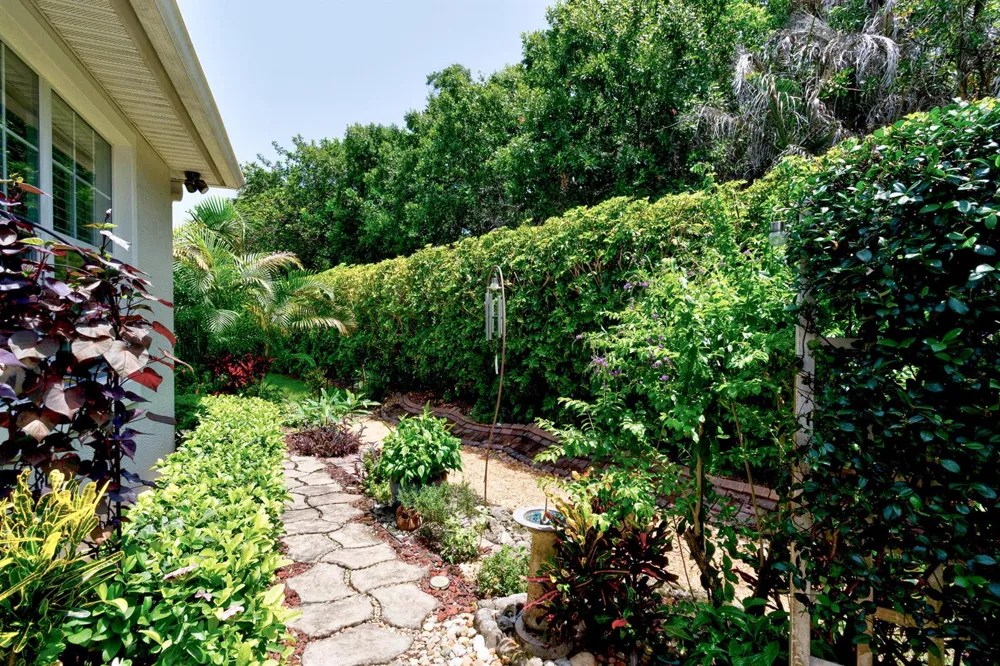 4241 Diamond Square Vero Beach, FL 32967