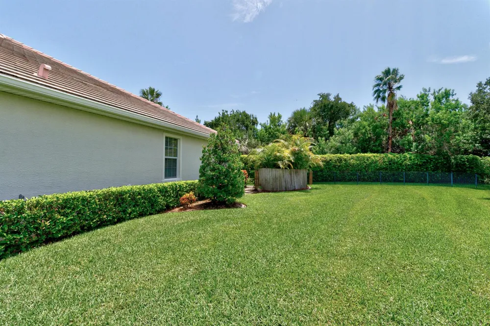 4241 Diamond Square Vero Beach, FL 32967