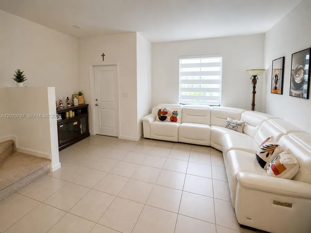 18324 SW 148th RD Miami, FL 33187