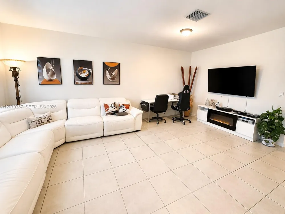 18324 SW 148th RD Miami, FL 33187