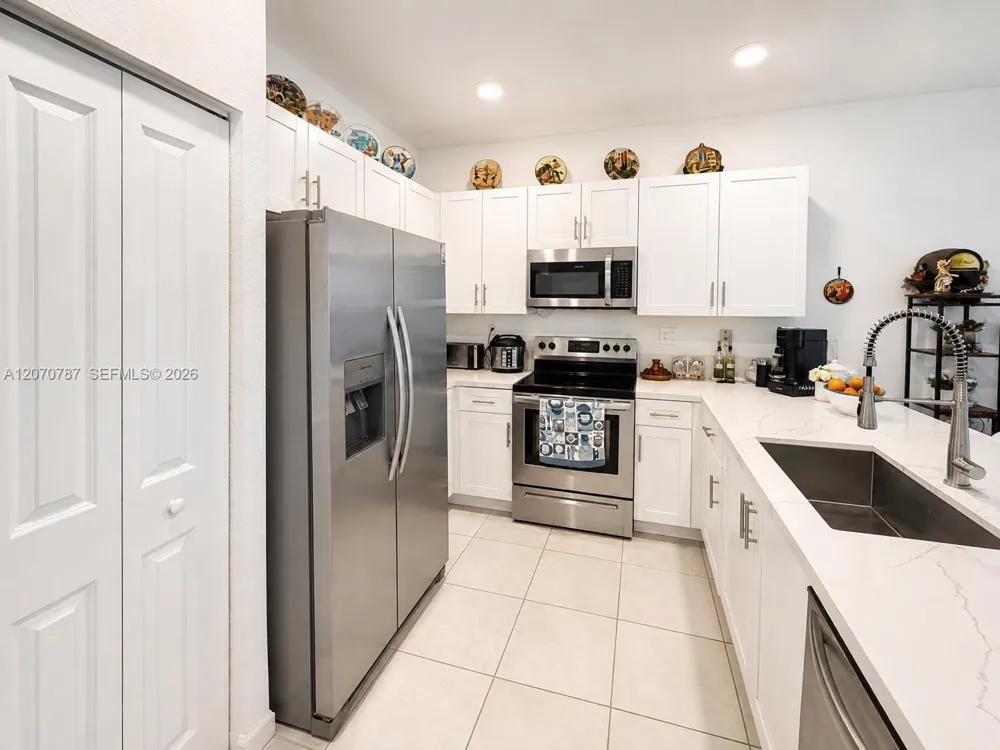 18324 SW 148th RD Miami, FL 33187