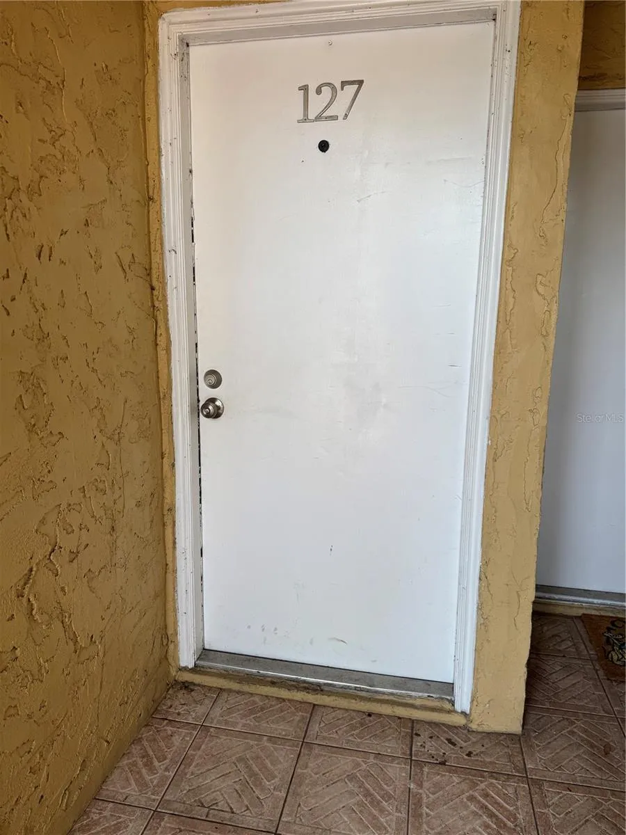 3427 CLARK RD #127 Sarasota, FL 34231