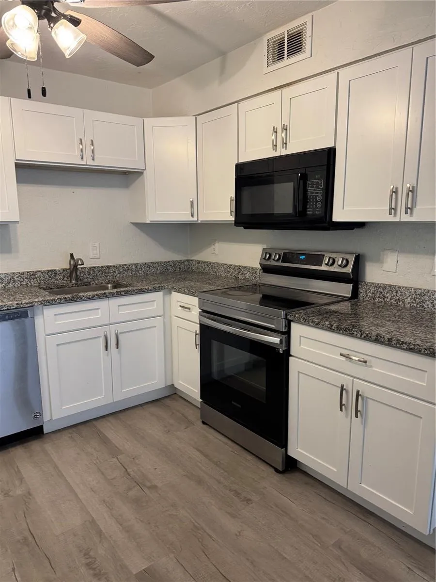 3427 CLARK RD #127 Sarasota, FL 34231