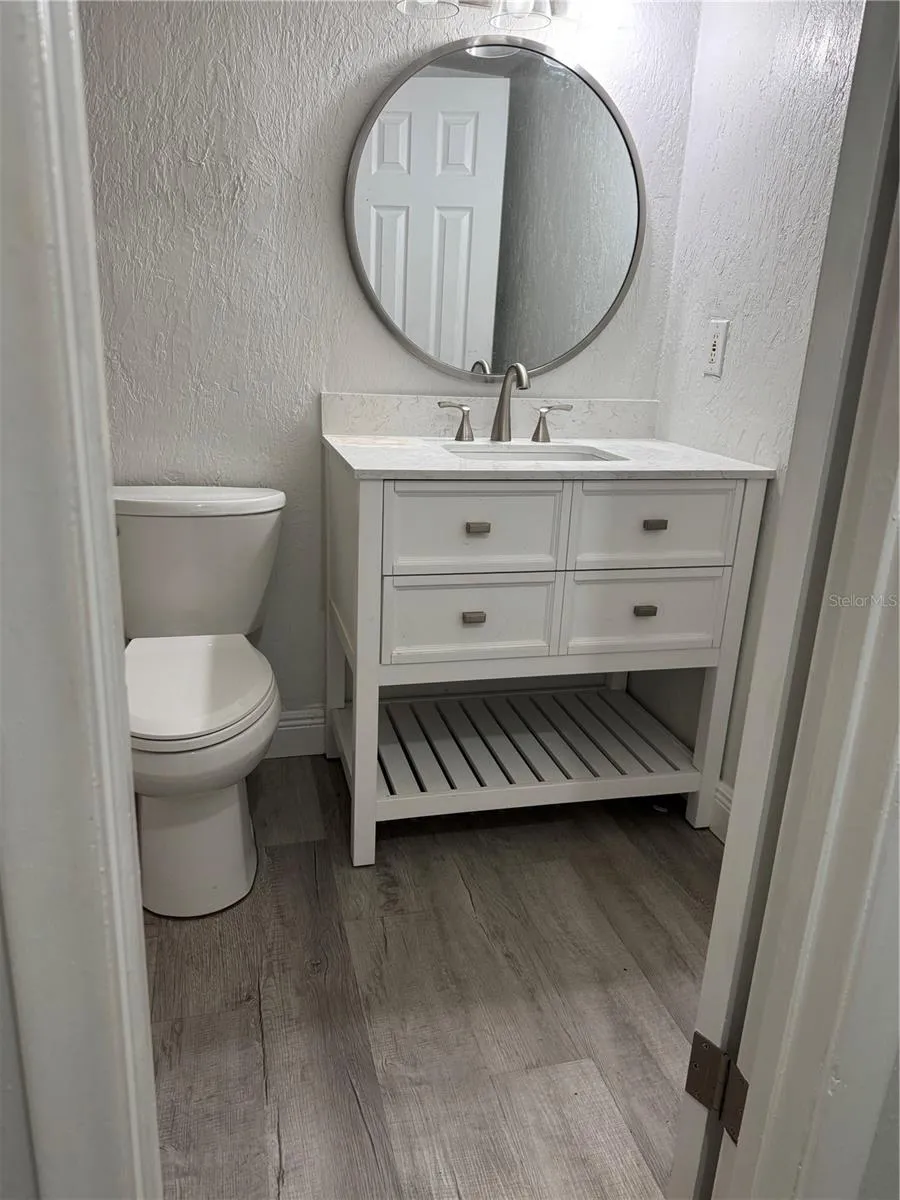 3427 CLARK RD #127 Sarasota, FL 34231
