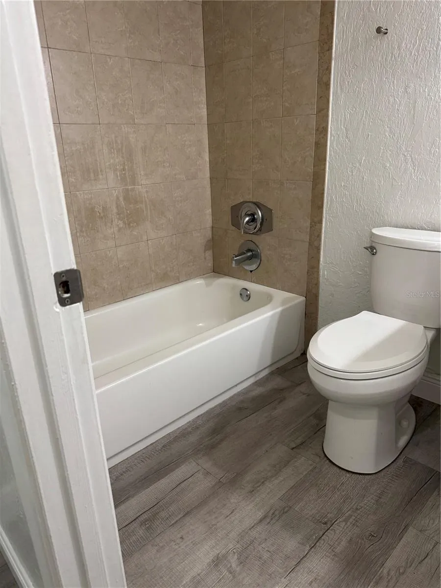 3427 CLARK RD #127 Sarasota, FL 34231