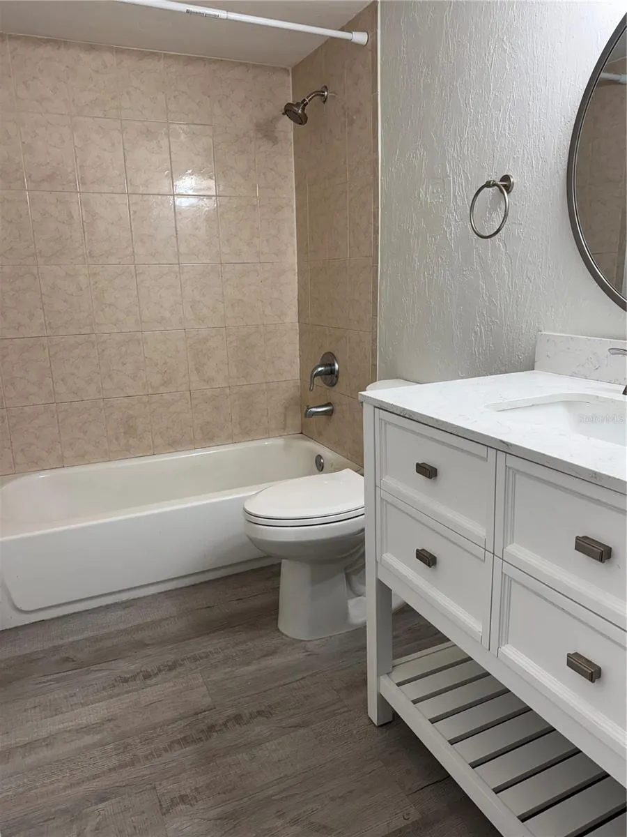 3427 CLARK RD #127 Sarasota, FL 34231