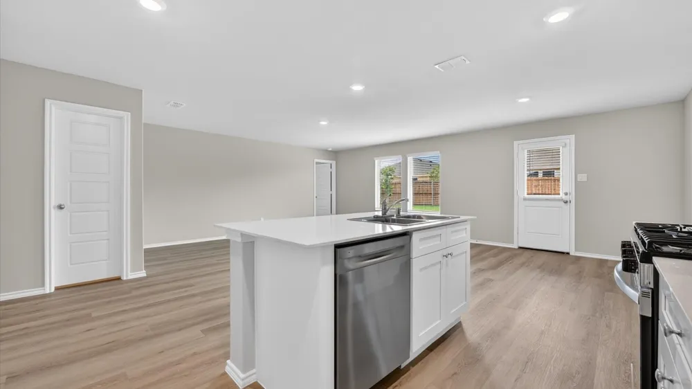 812 KING'S WAY Hillsboro, TX 76645