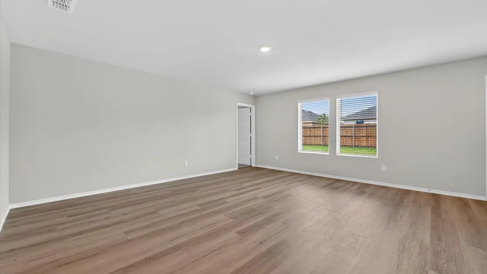 812 KING'S WAY Hillsboro, TX 76645