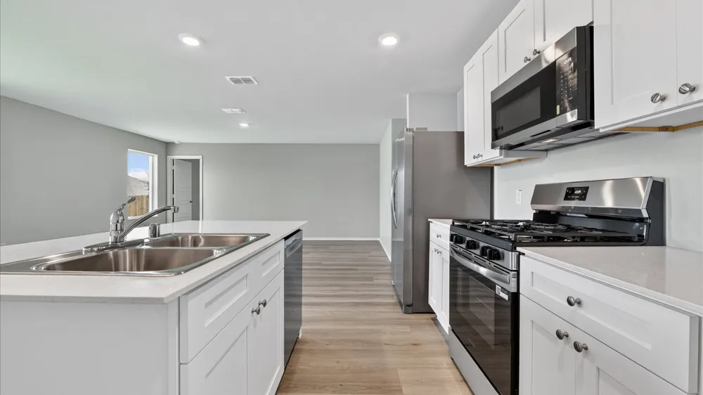 808 KING'S WAY Hillsboro, TX 76645