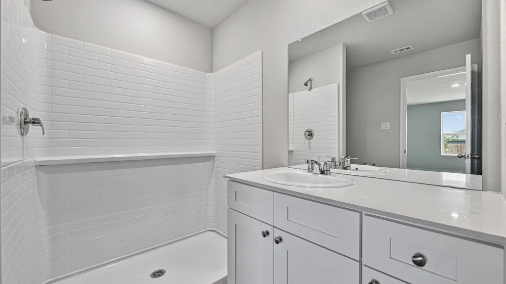 808 KING'S WAY Hillsboro, TX 76645