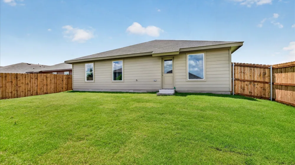 808 KING'S WAY Hillsboro, TX 76645