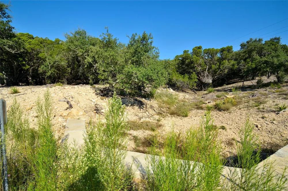 8 Private Road 1708 Road Lakehills, TX 78063