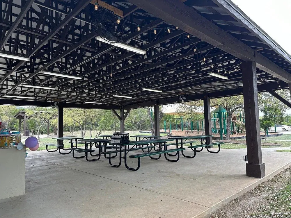 8 Private Road 1708 Road Lakehills, TX 78063