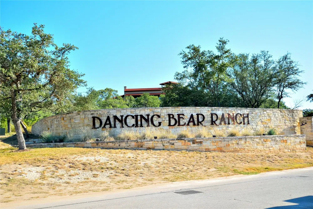 8 Private Road 1708 Road Lakehills, TX 78063