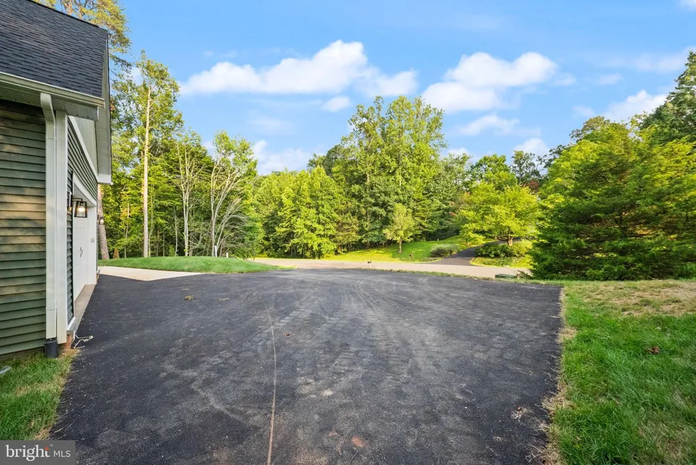 8020 PINNACLE RIDGE DRIVE Manassas, VA 20112
