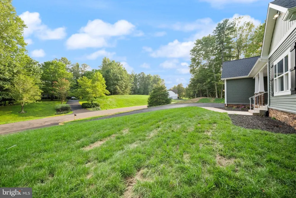 8020 PINNACLE RIDGE DRIVE Manassas, VA 20112