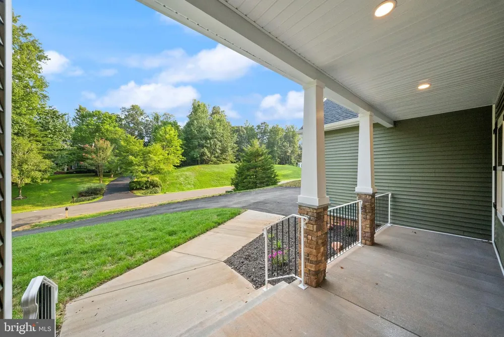 8020 PINNACLE RIDGE DRIVE Manassas, VA 20112