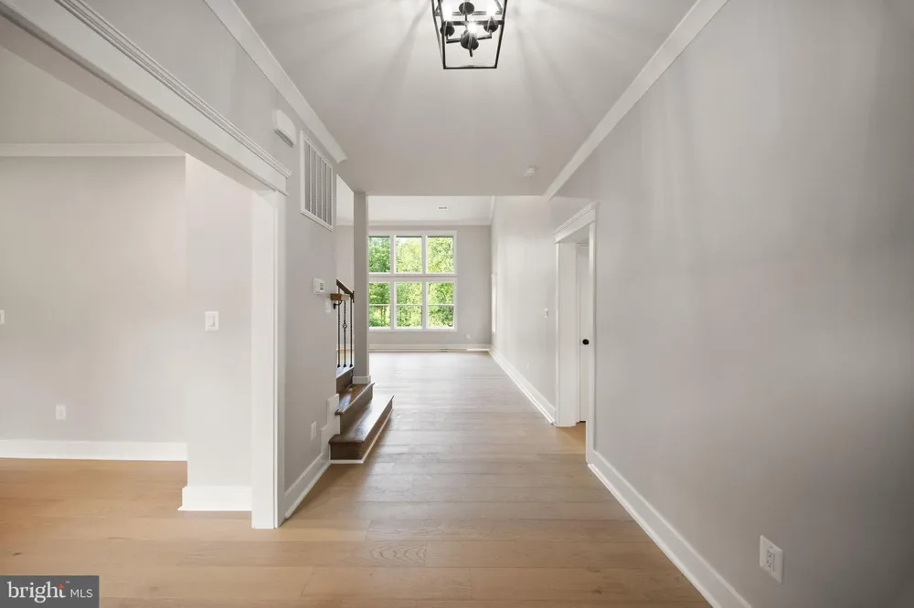 8020 PINNACLE RIDGE DRIVE Manassas, VA 20112