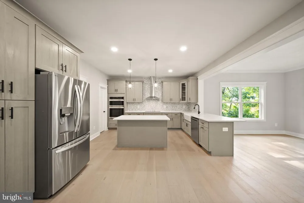 8020 PINNACLE RIDGE DRIVE Manassas, VA 20112