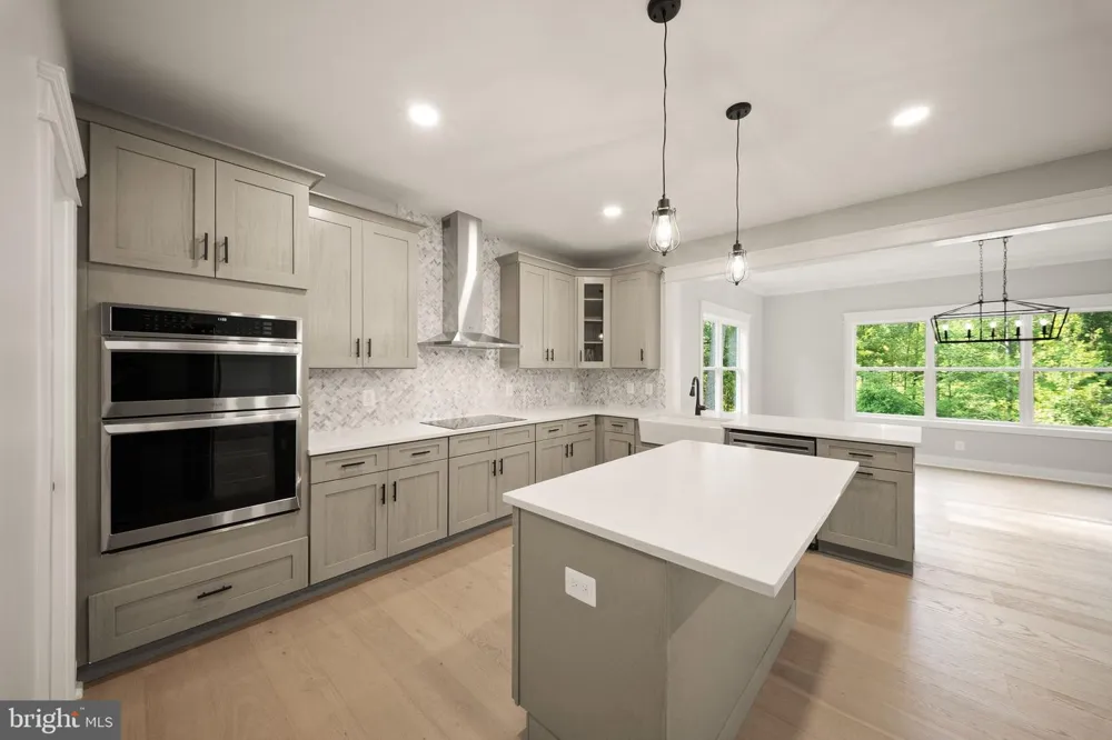 8020 PINNACLE RIDGE DRIVE Manassas, VA 20112