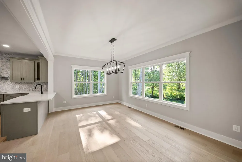 8020 PINNACLE RIDGE DRIVE Manassas, VA 20112