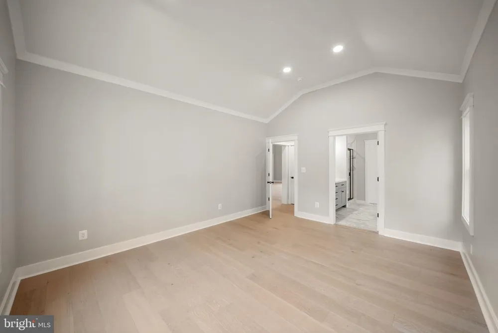 8020 PINNACLE RIDGE DRIVE Manassas, VA 20112