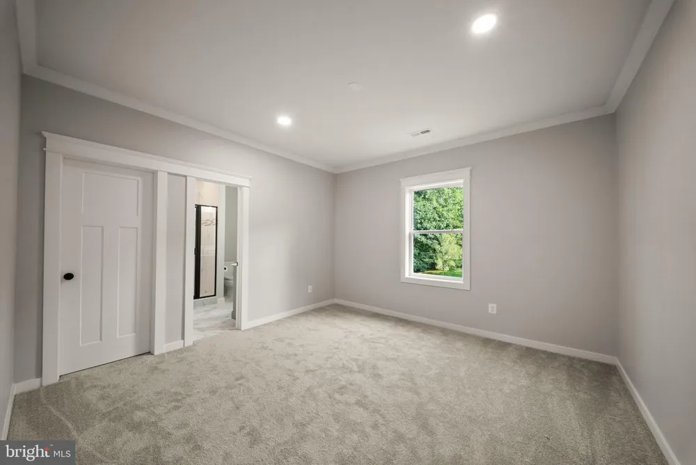 8020 PINNACLE RIDGE DRIVE Manassas, VA 20112