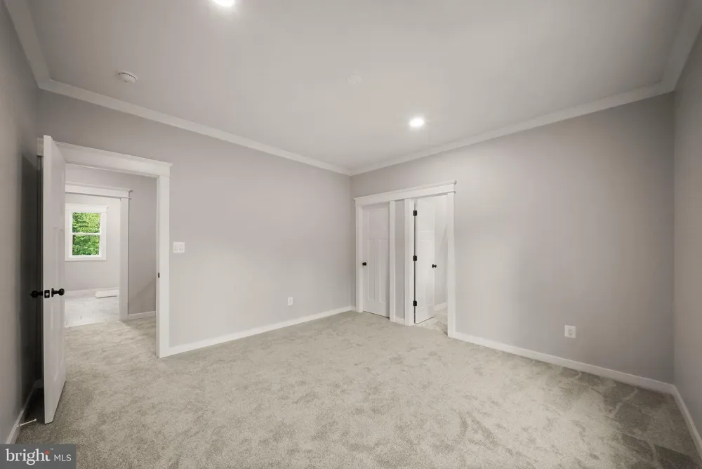 8020 PINNACLE RIDGE DRIVE Manassas, VA 20112