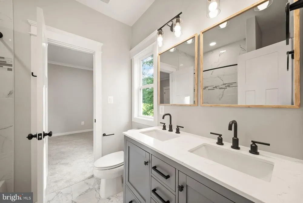 8020 PINNACLE RIDGE DRIVE Manassas, VA 20112