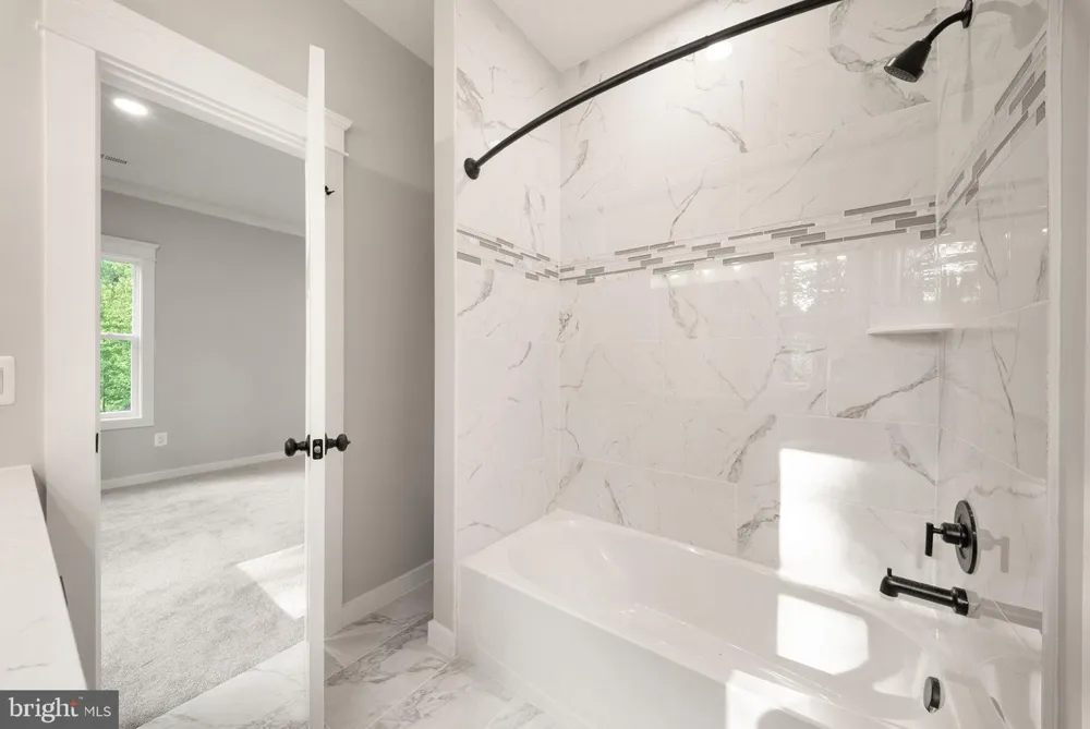 8020 PINNACLE RIDGE DRIVE Manassas, VA 20112