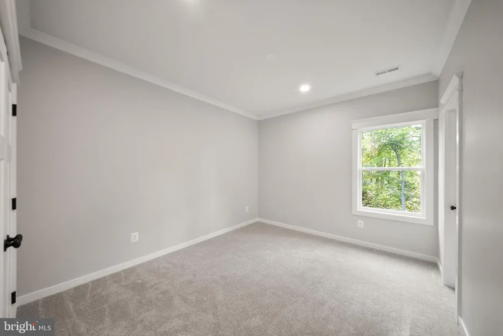 8020 PINNACLE RIDGE DRIVE Manassas, VA 20112