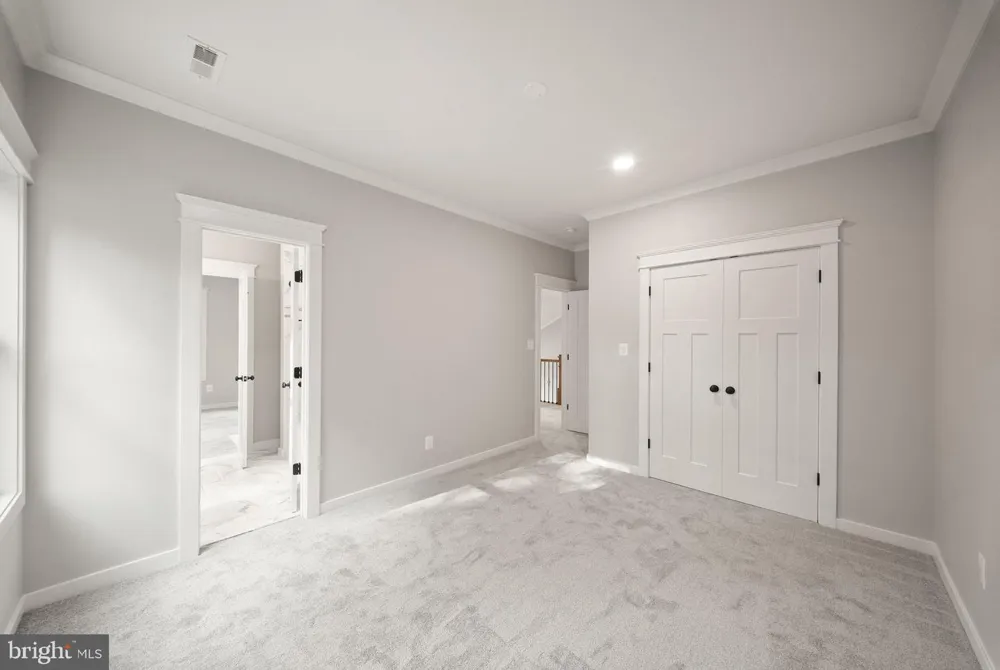 8020 PINNACLE RIDGE DRIVE Manassas, VA 20112