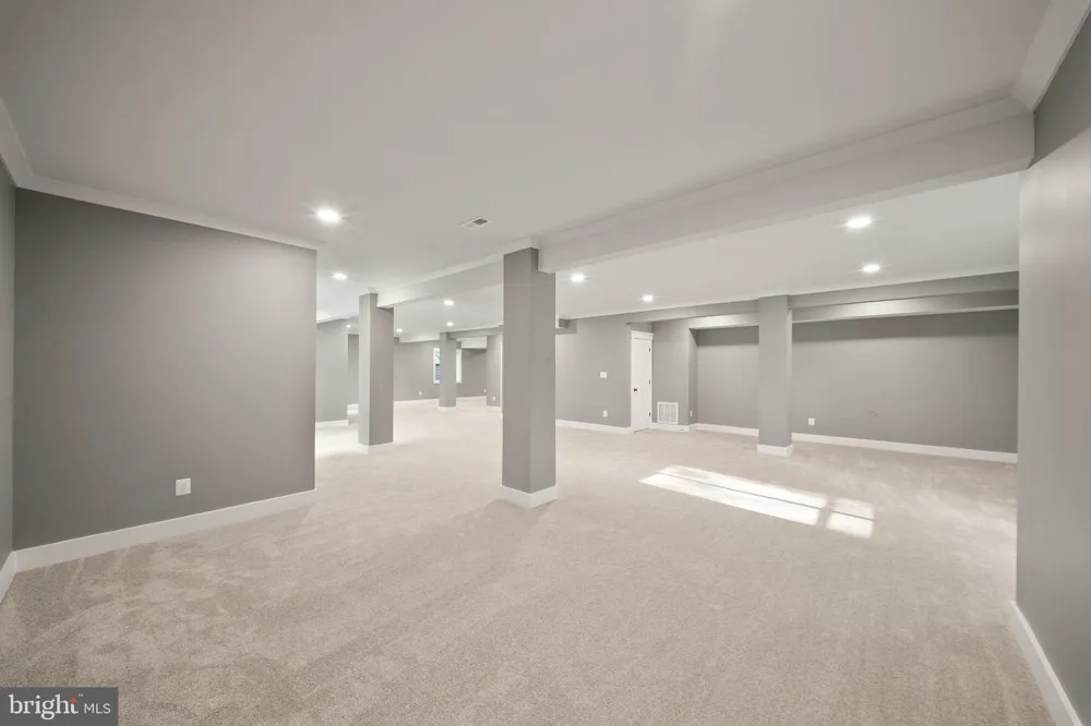 8020 PINNACLE RIDGE DRIVE Manassas, VA 20112