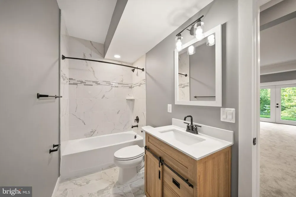 8020 PINNACLE RIDGE DRIVE Manassas, VA 20112