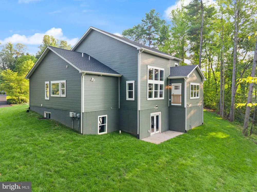 8020 PINNACLE RIDGE DRIVE Manassas, VA 20112