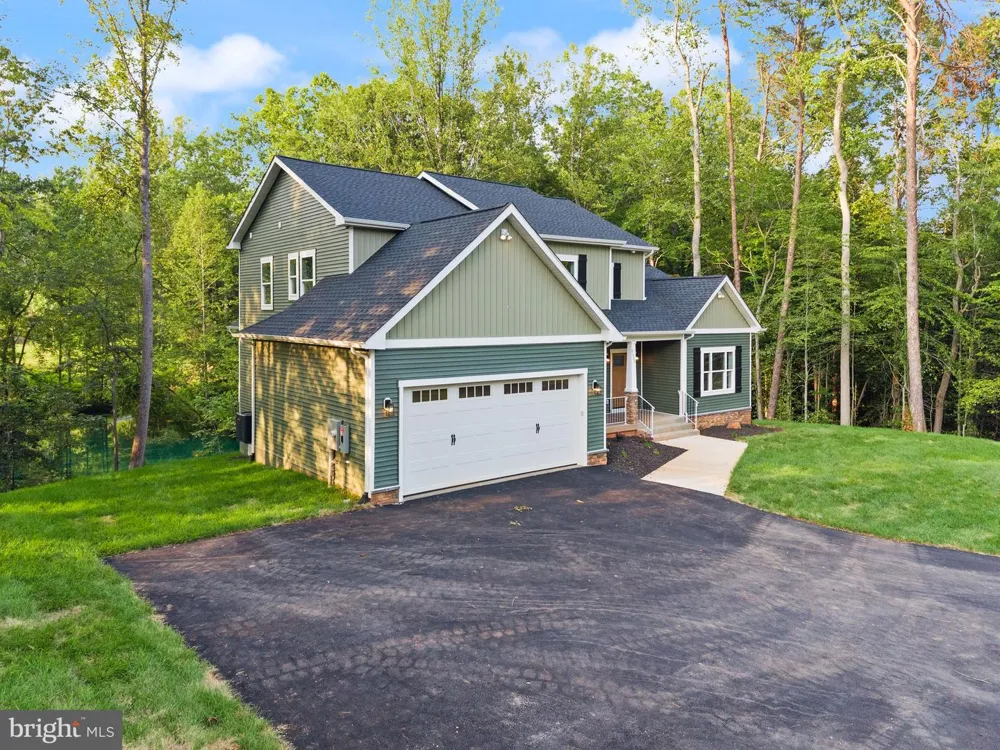 8020 PINNACLE RIDGE DRIVE Manassas, VA 20112