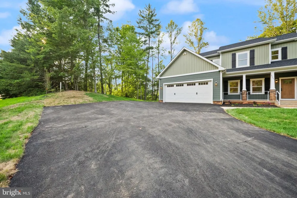 8020 PINNACLE RIDGE DRIVE Manassas, VA 20112