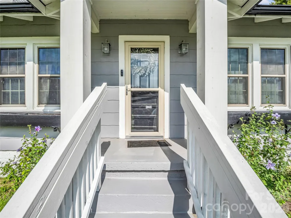 116 Beverly Avenue Hendersonville, NC 28792