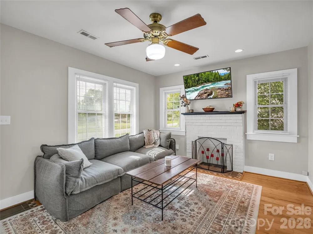 116 Beverly Avenue Hendersonville, NC 28792