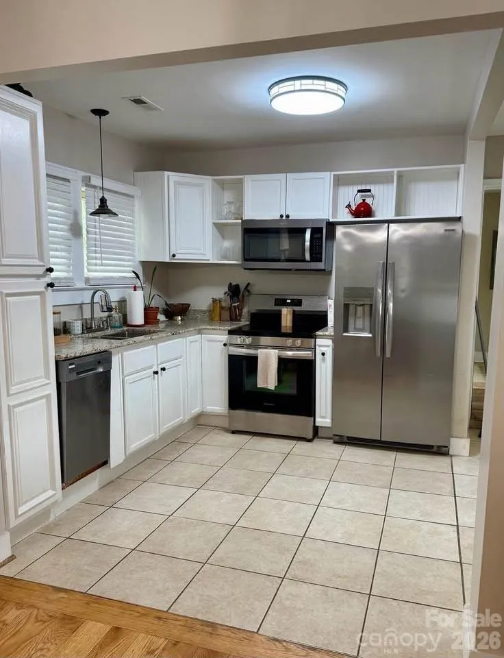 116 Beverly Avenue Hendersonville, NC 28792