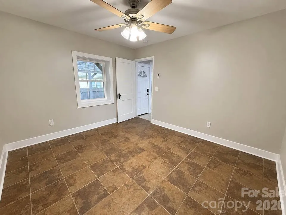 116 Beverly Avenue Hendersonville, NC 28792