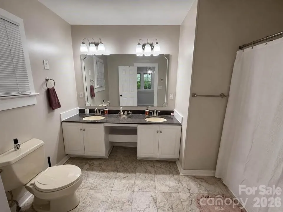 116 Beverly Avenue Hendersonville, NC 28792