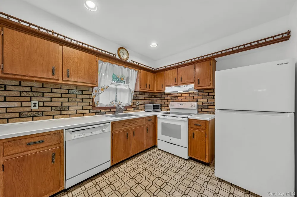 37 Julie Drive Hopewell Junction, NY 12533