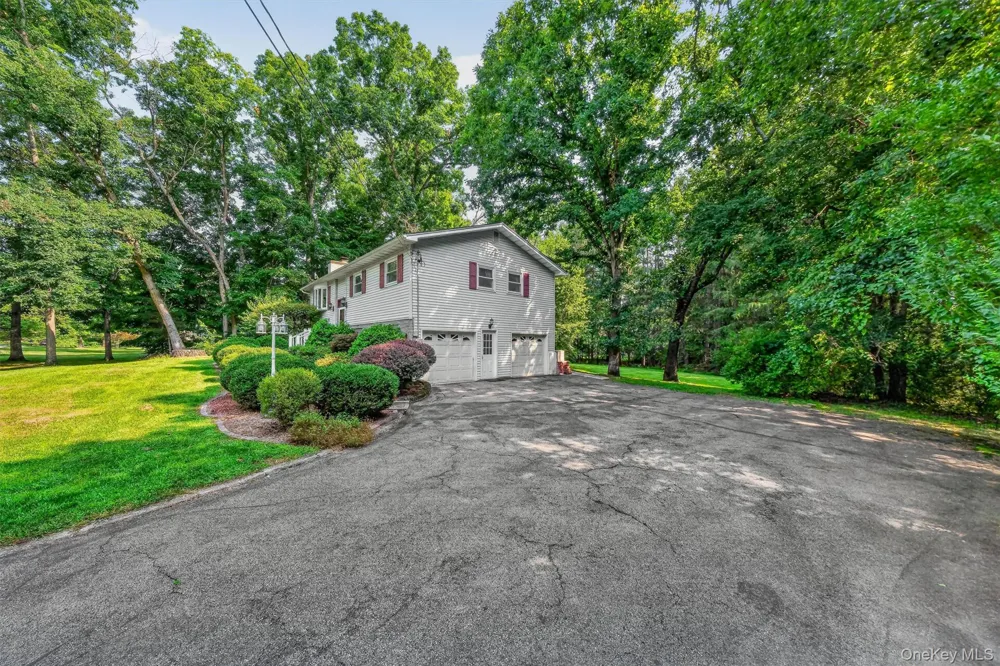 37 Julie Drive Hopewell Junction, NY 12533
