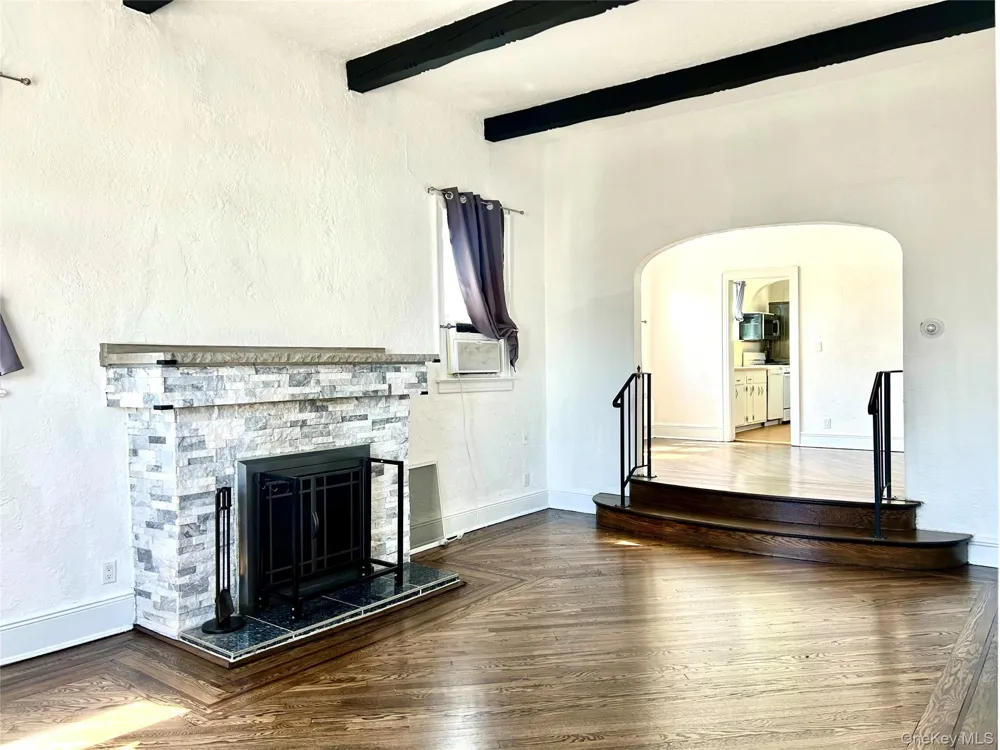 105 Mitchell Avenue #UPPER Long Beach, NY 11561