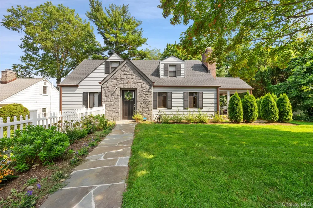 27 Clarendon Road Scarsdale, NY 10583