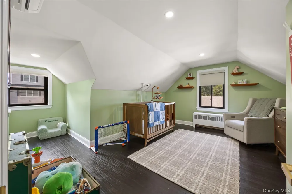 27 Clarendon Road Scarsdale, NY 10583