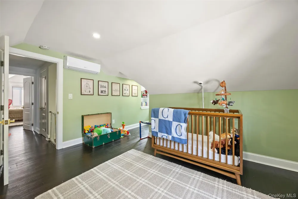 27 Clarendon Road Scarsdale, NY 10583